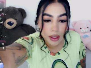 Martinaveryhot